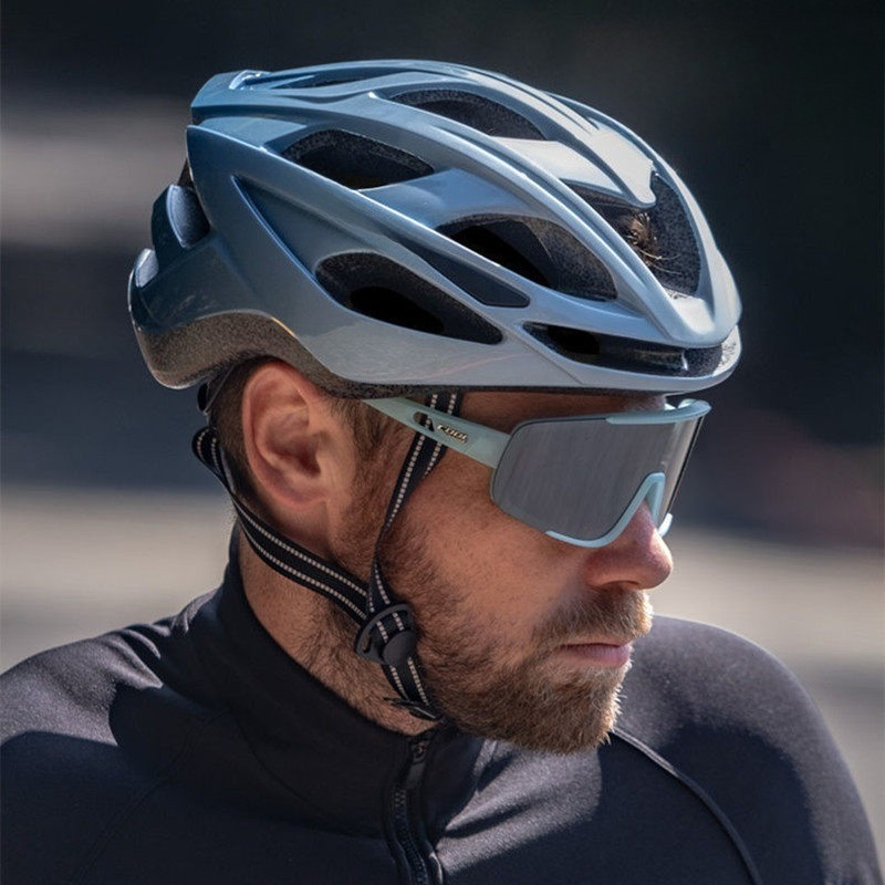 خوذة دراجة كبيرة الحجم للرجال  - مراجعة Cycling Gear Of The Year وسعره